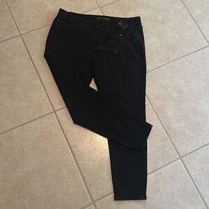Tahari Black Denim Jeans Size 16